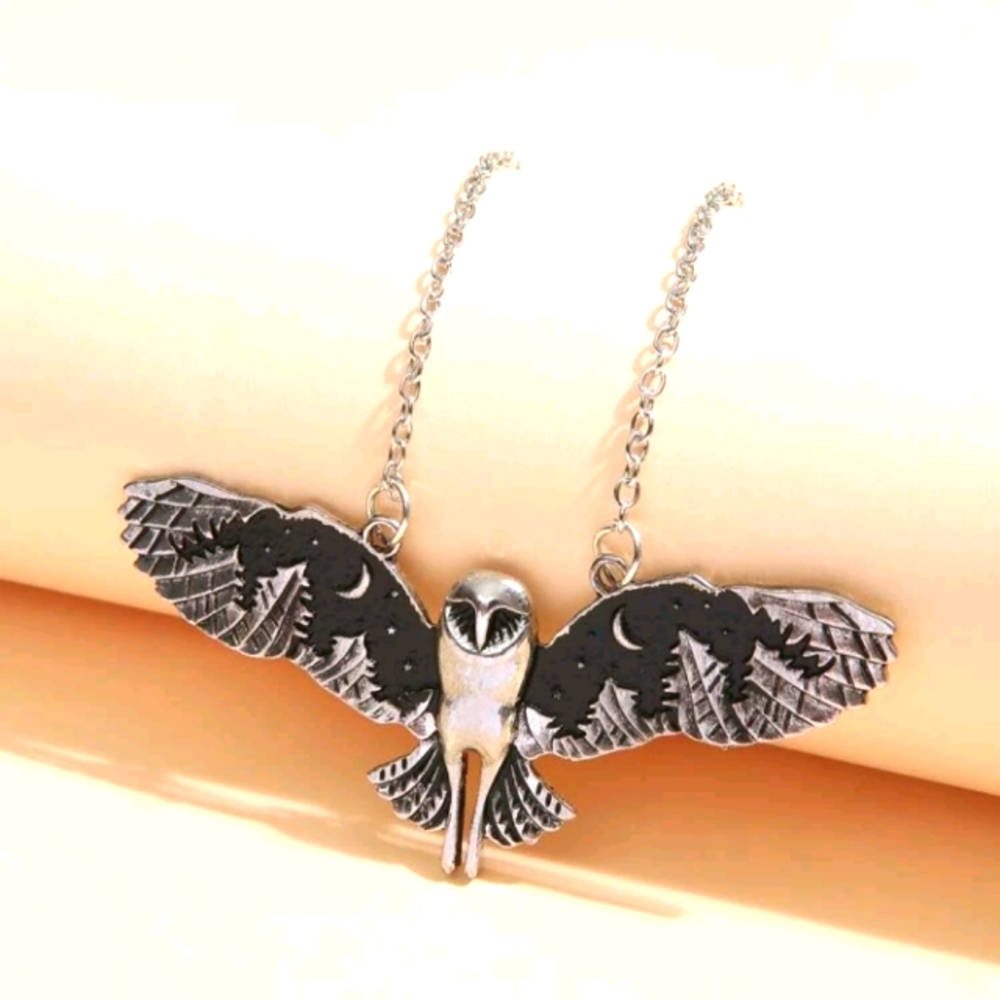 SILVER LARGE OWL NECKLACE NEW